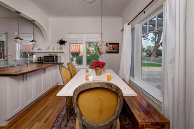 07 Dining Room Side View