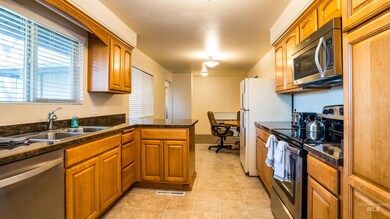 2360 Burton Ave, Burley, ID 83318 - photo 3