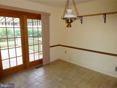 609 Stone Hill Rd, Shoemakersville, PA 19555 - photo 5