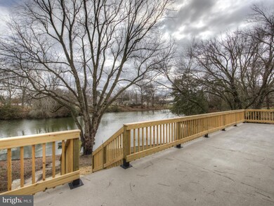 174 Lake Shore Dr, Colonial Beach, VA 22443 - photo 3