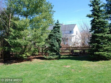 2410 Hunters Chase Ct, Frederick, MD 21702 - photo 2