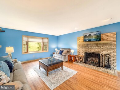 6181 Acorn Dr, Emmaus, PA 18049 - photo 5