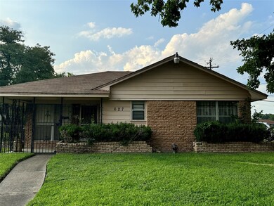 627 Bizerte St, Houston, TX 77022 - photo 2