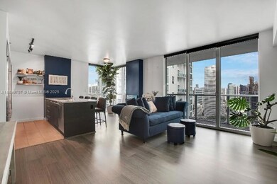 55 SE 6th St unit 3701, Miami, FL 33131 - photo 5