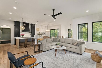 17769 Townsend Dr, Clive, IA 50325 - photo 4