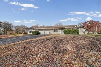 8400 W 93rd St, Overland Park, KS 66212 - photo 2