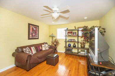 9903 N Huber Ln, Niles, IL 60714 - photo 5