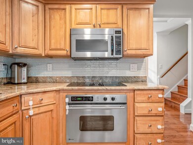 8437 Hunt Valley Dr, Vienna, VA 22182 - photo 5