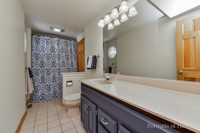 28W045 Plainview Dr unit 3, Naperville, IL 60564 - photo 3