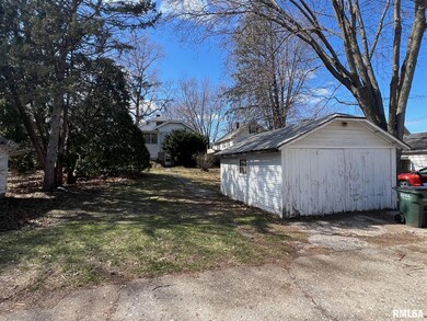 2021 N Myrtle St, Davenport, IA 52804 - photo 4