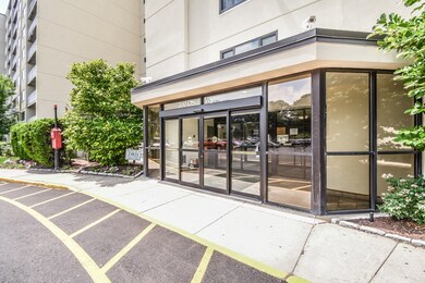 Captain Cove's Condominiums unit 612, Quincy, MA 02169 - photo 2