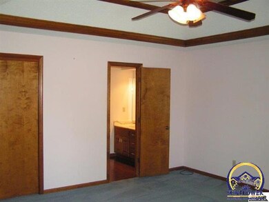 7044 SW 33rd St, Topeka, KS 66614 - photo 7