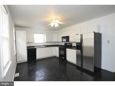 905 Ridgeway St, Gloucester City, NJ 08030 - photo 2