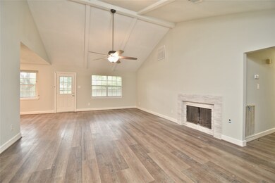 511 Heather Ln, Friendswood, TX 77546 - photo 2