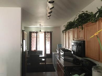 17516 W Mandalay kitchen