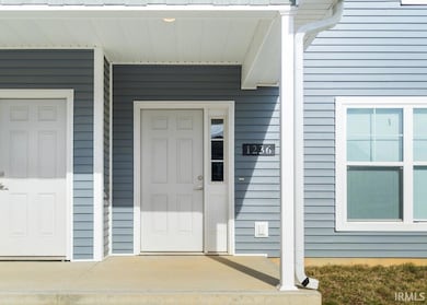 1222 W Rangeview Cir, Bloomington, IN 47403 - photo 2