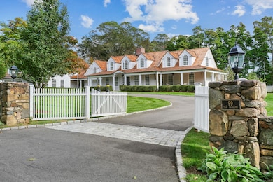 99 Old Academy Rd, Fairfield, CT 06824 - photo 2