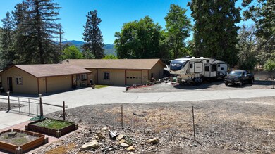 10431 Blackwell Rd, Central Point, OR 97502 - photo 3