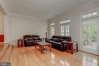 8031 Kidwell Hill Ct, Vienna, VA 22182 - photo 2