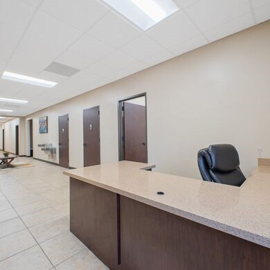 703 Malone St, Tomball, TX 77375 - photo 4