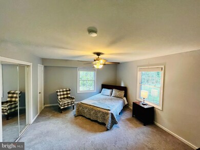 3890 Lyndhurst Dr unit 103, Fairfax, VA 22031 - photo 5