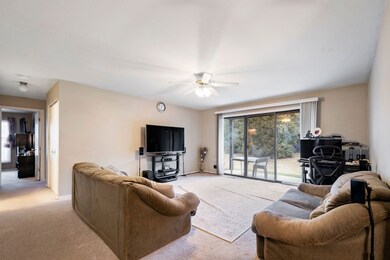 2630 Northampton Dr unit 11A1, Rolling Meadows, IL 60008 - photo 4