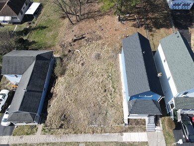 83 Nicholson St, Wilkes Barre, PA 18702 - photo 2