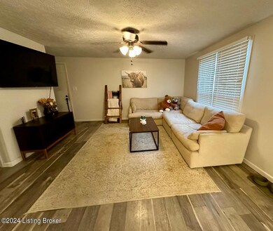 7012 John Paul Ln, Louisville, KY 40229 - photo 3