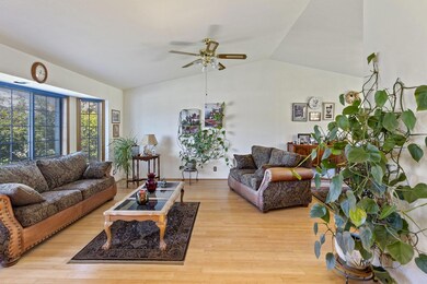 102 NW Dawnhill Ct, Grants Pass, OR 97526 - photo 3