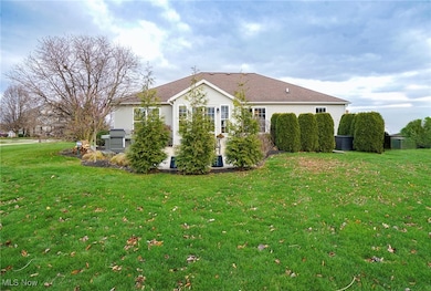 209 Canterbury Ct, Columbiana, OH 44408 - photo 3