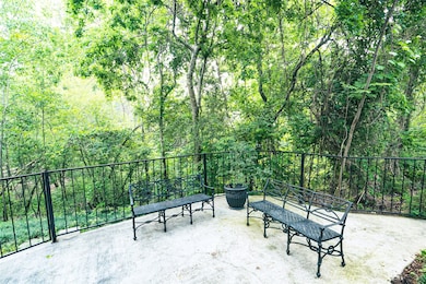 The quiet setting provides a perfect balance of privacy and beauty.