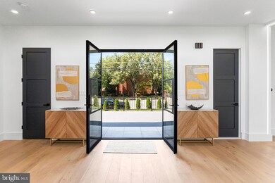 1733 Chain Bridge Rd, McLean, VA 22102 - photo 6