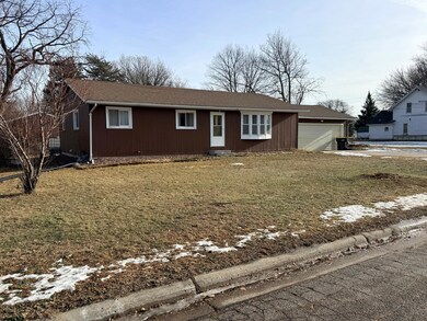 180 6th St, Walnut Grove, MN 56180 - photo 4