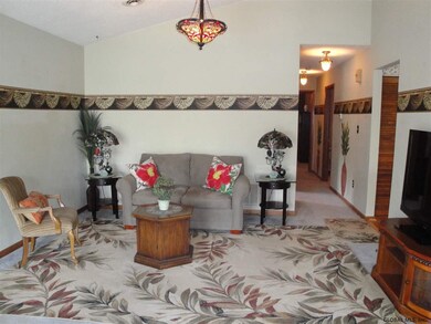 1407 Cambridge Manor Dr, Schenectady, NY 12302 - photo 3