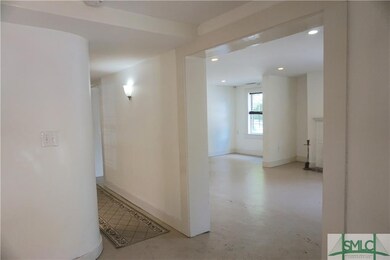 124 E Jones St unit Garden, Savannah, GA 31401 - photo 2