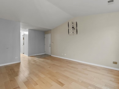 1106 Stratford Ct unit C, Elgin, IL 60120 - photo 3