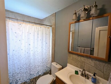 208 Melbourne St, Houston, TX 77022 - photo 7