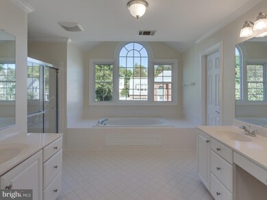 5807 Magnolia Ln, Falls Church, VA 22041 - photo 6