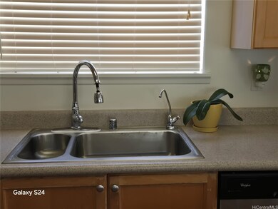 Reverse osmosis drinking water from right faucet