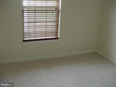 13226 Copper Cove Way, Herndon, VA 20171 - photo 5