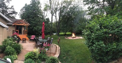 2060 Sylvia Ave NE, Cedar Rapids, IA 52402 - photo 3