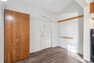 1215 5th Ave, Vinton, IA 52349 - photo 2