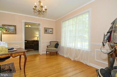 8908 Honeybee Ln, Bethesda, MD 20817 - photo 7