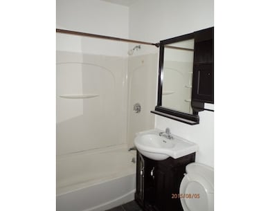 28 Webster St unit 1, Springfield, MA 01104 - photo 3