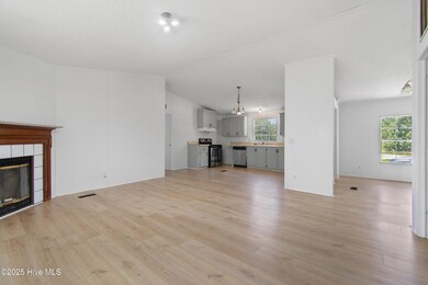 1549PelicanPl - 17
