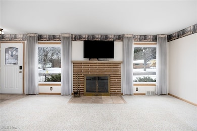 364 Mowbray Rd, Akron, OH 44333 - photo 5