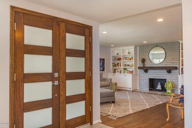 4911 Medina Rd, Woodland Hills, CA 91364 - photo 4