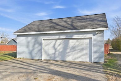 409 N Pearl St, Butler, IN 46721 - photo 3