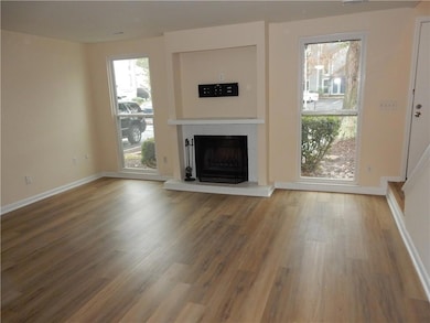 1057 Riverbend Club Dr SE, Atlanta, GA 30339 - photo 4