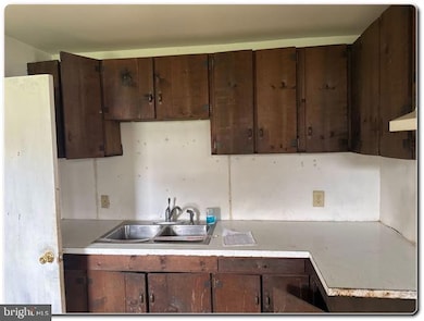 428 Thomas St, Alburtis, PA 18011 - photo 6